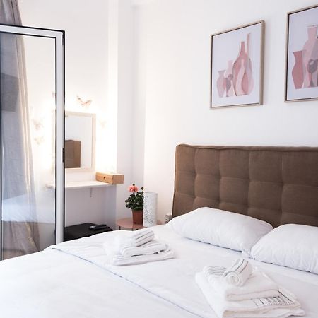 Beautiful Apartment In Athens. Buitenkant foto