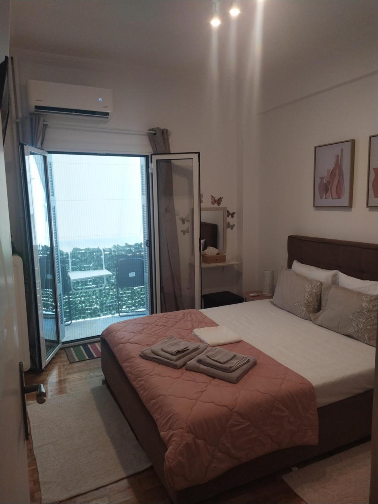 Beautiful Apartment In Athens. Buitenkant foto